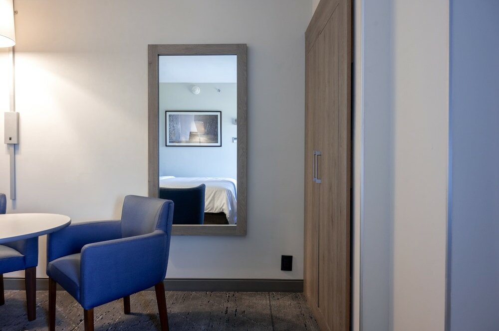 Фото City Express Plus Satelite