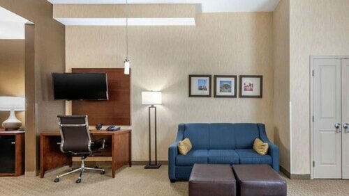 Гостиница Comfort Suites Near City of Industry - Los Angeles в Вест Ковине