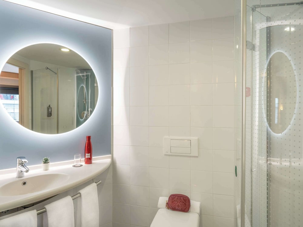 Фото Hotel ibis Madrid Alcobendas