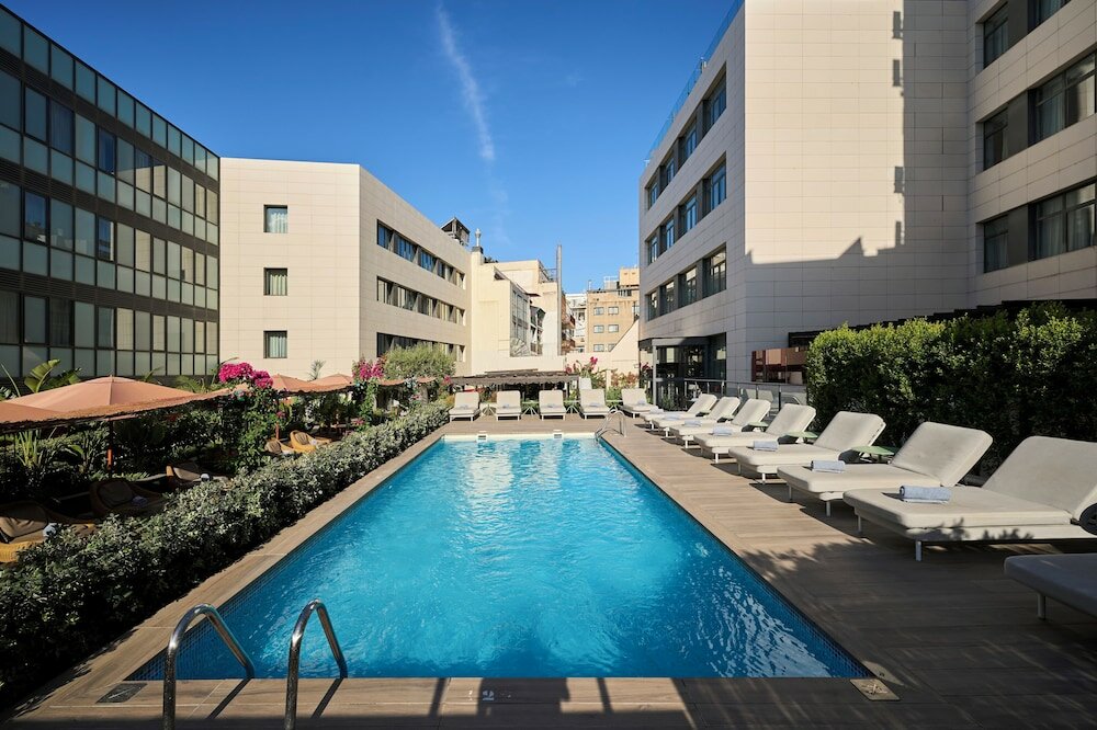 Фото отеля 1