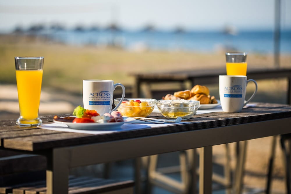 Фото Coral Blue Beach Hotel