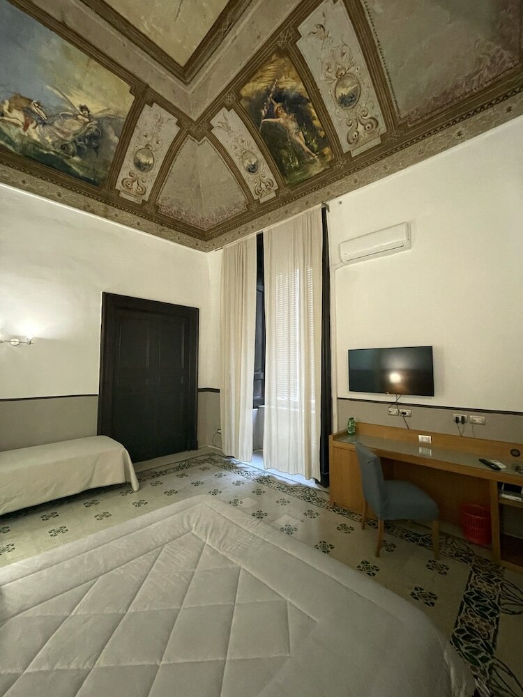 Фото CostantiNapoli 27