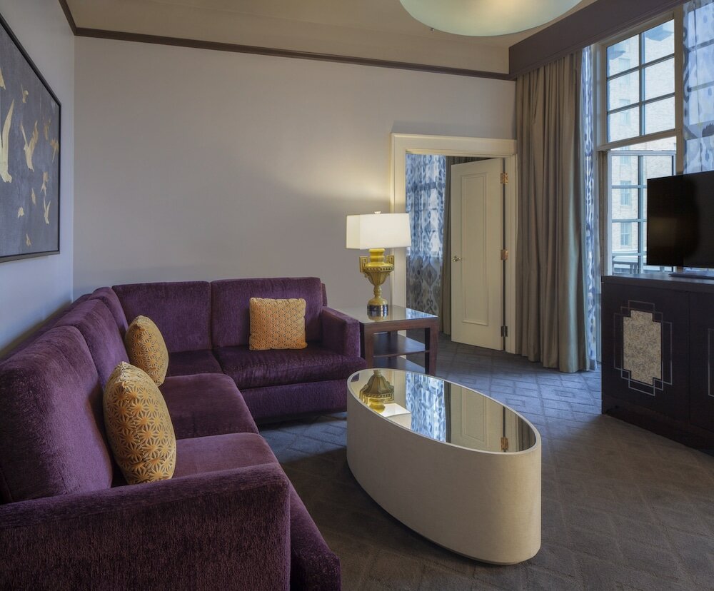 Фото The Ashton Hotel