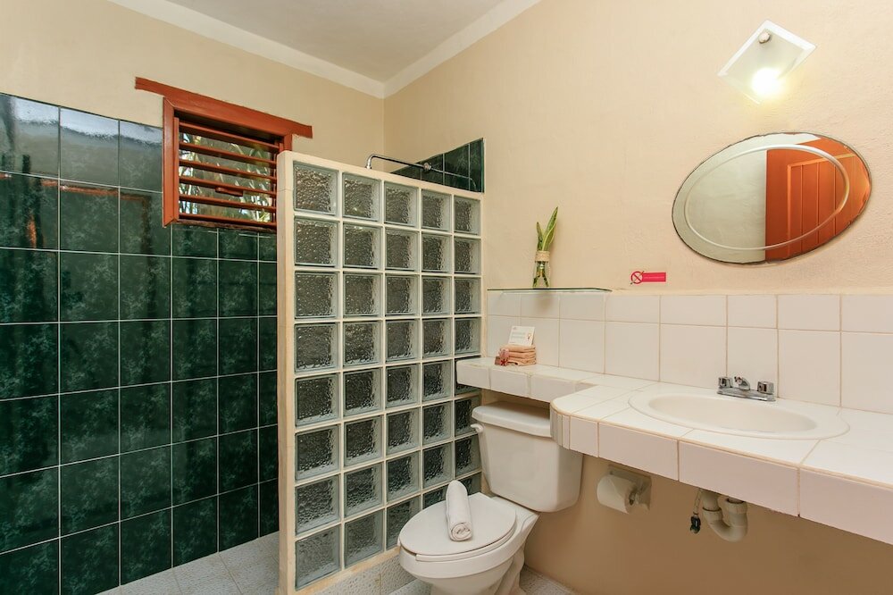 Фото Esduma Iguanas Hotel Playa del Carmen