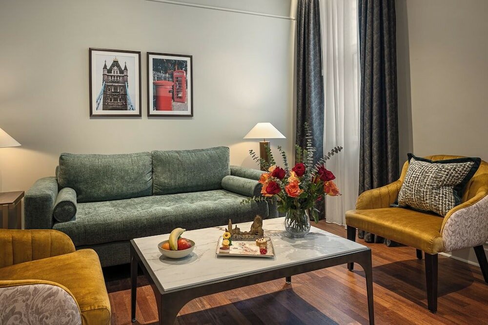 Фото St. James' Court, A Taj Hotel, London