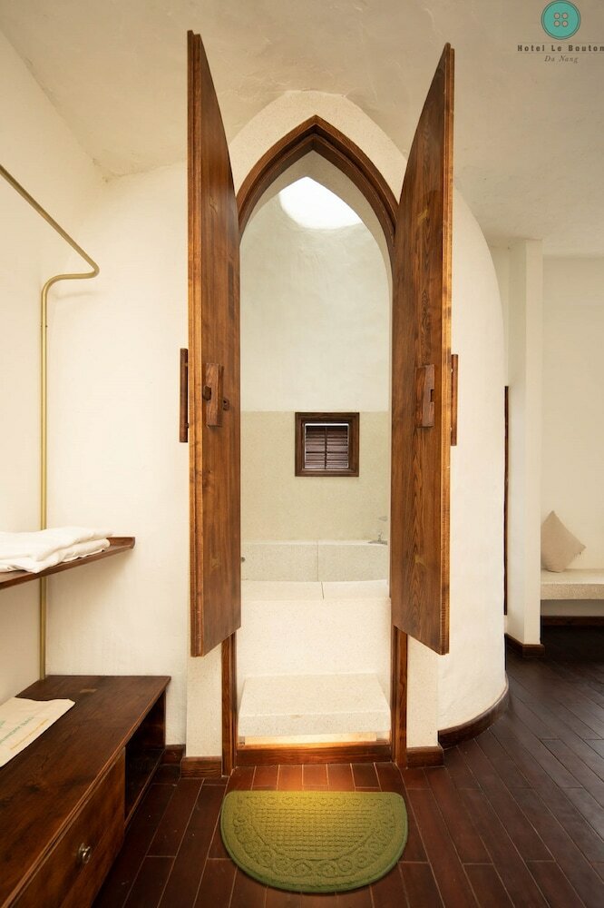 Фото Le Bouton Hotel