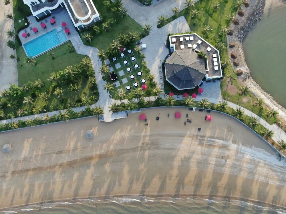 Фото Paradise Suites Hotel