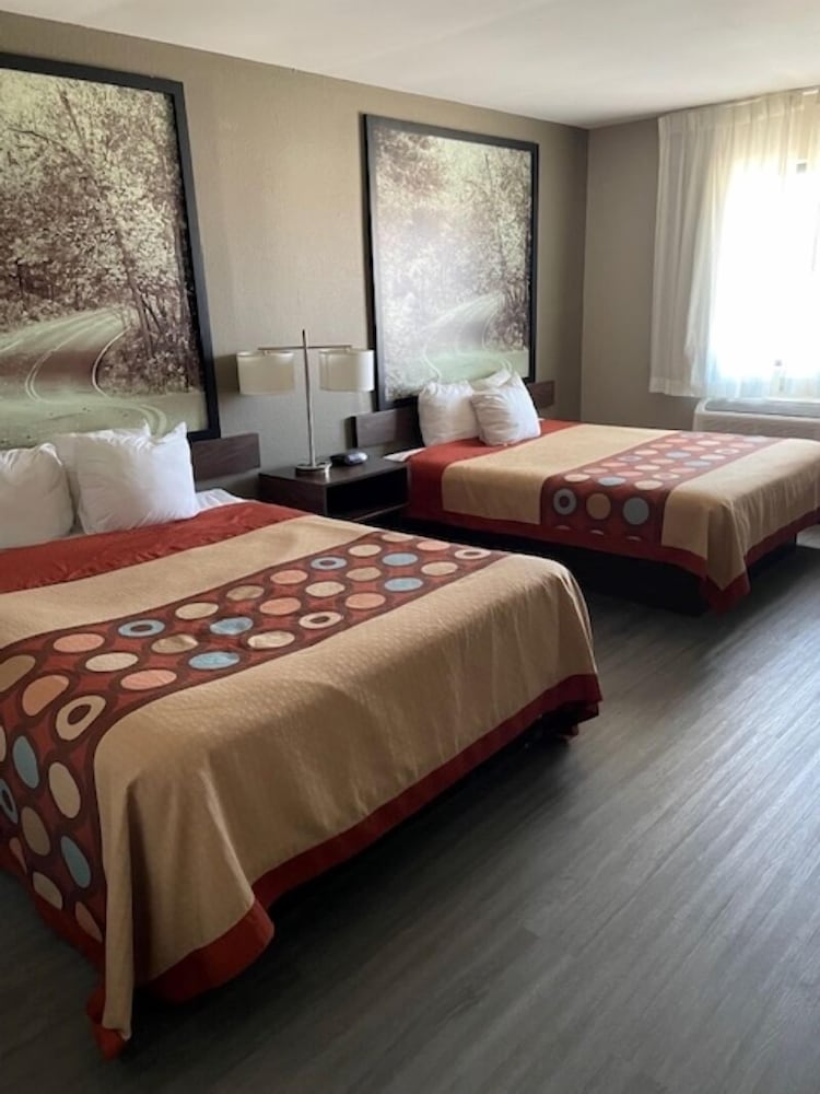 Фото Super 8 by Wyndham Alton