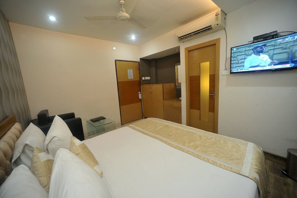 Фото Lee International