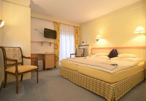 Внешний вид отеля Hotel Eschenhof в Баде Клайнкирххайме, фото 2