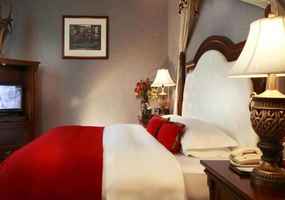 Фото Grand Noble Hotel