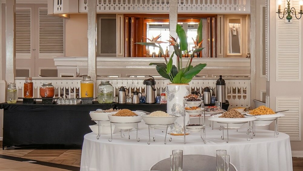 Фото Holiday Inn Johannesburg Sunnyside Park