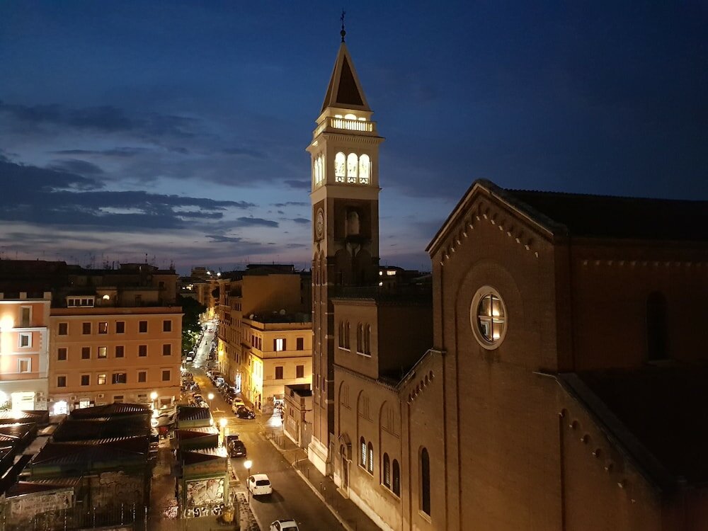 Фото отеля 1