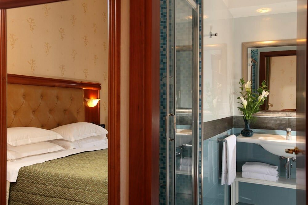 Фото Serena Hotel