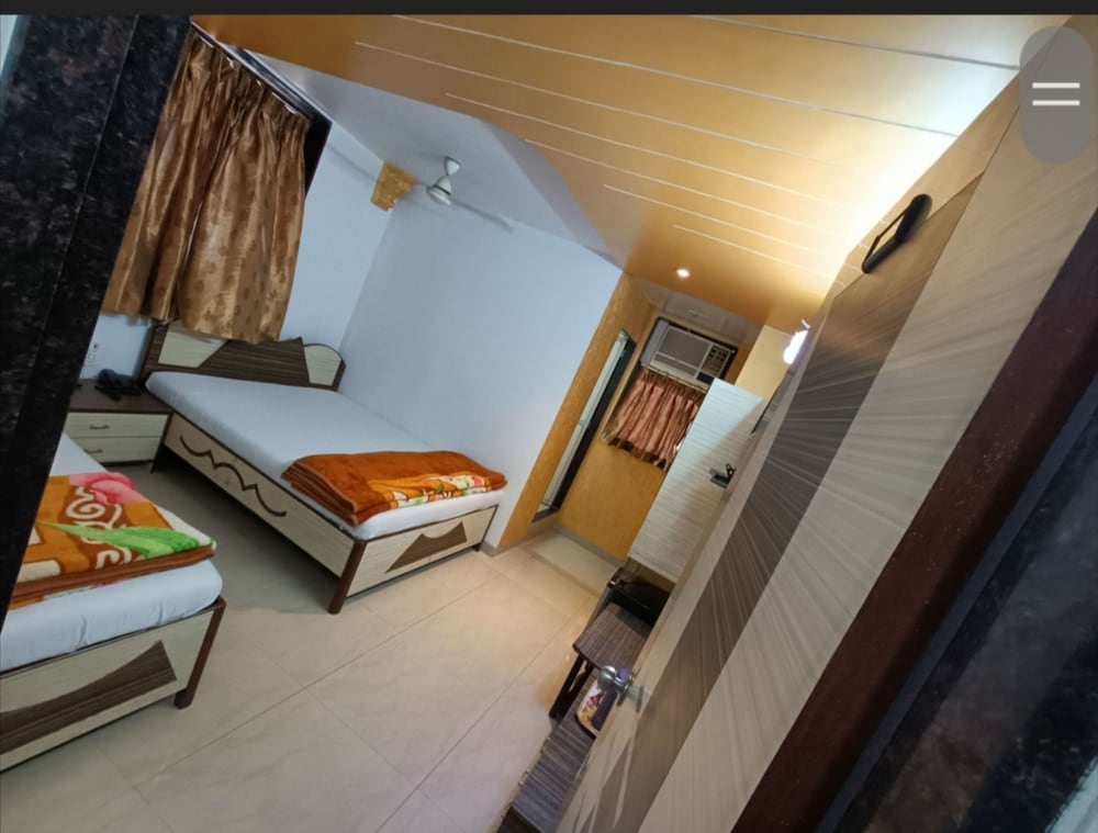 Фото Hotel Broadway Colaba