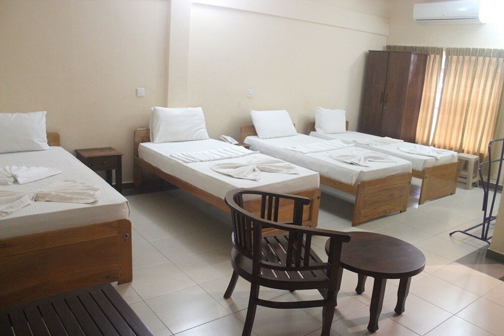 Фото Hotel Oviya