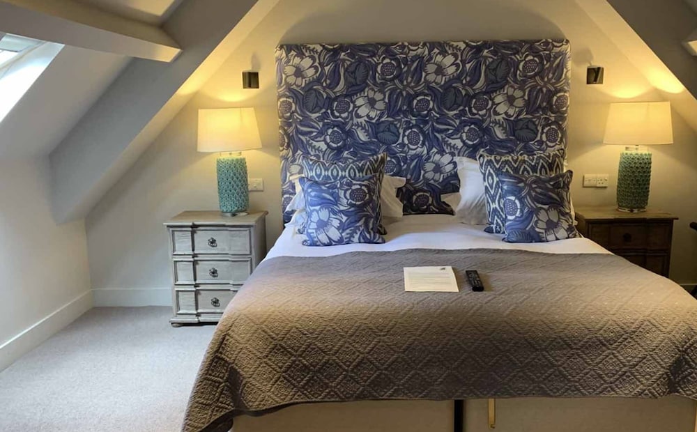 Фото The Falstaff Hotel