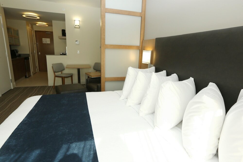 Фото Best Western Plus Sawridge Suites