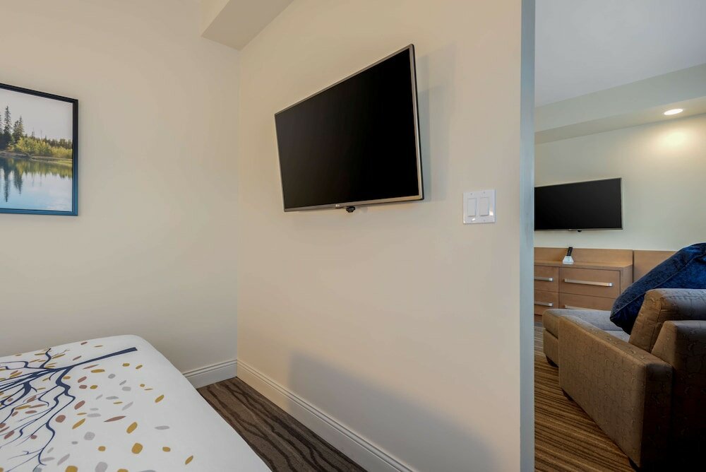 Фото Best Western Plus Sawridge Suites