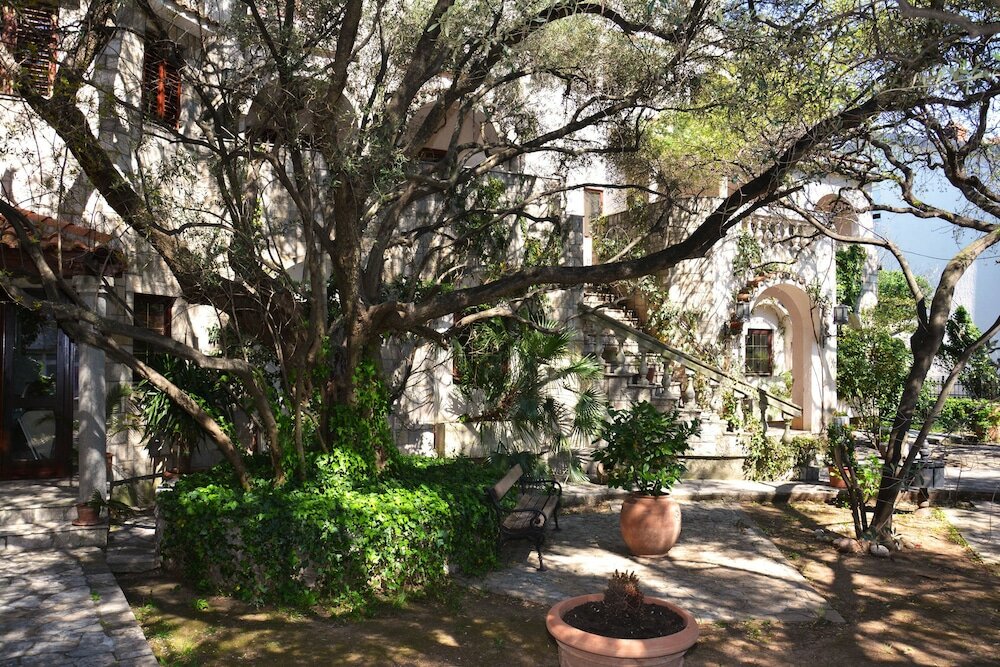 Фото Hotel Dubrava