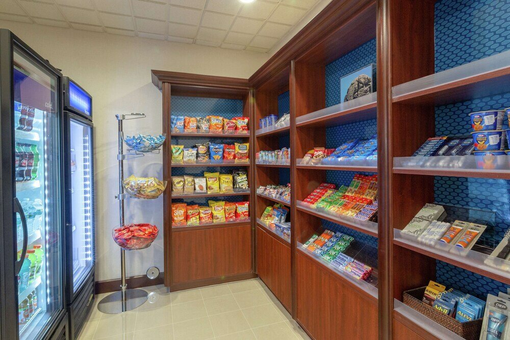 Фото Hampton Inn & Suites Wellington