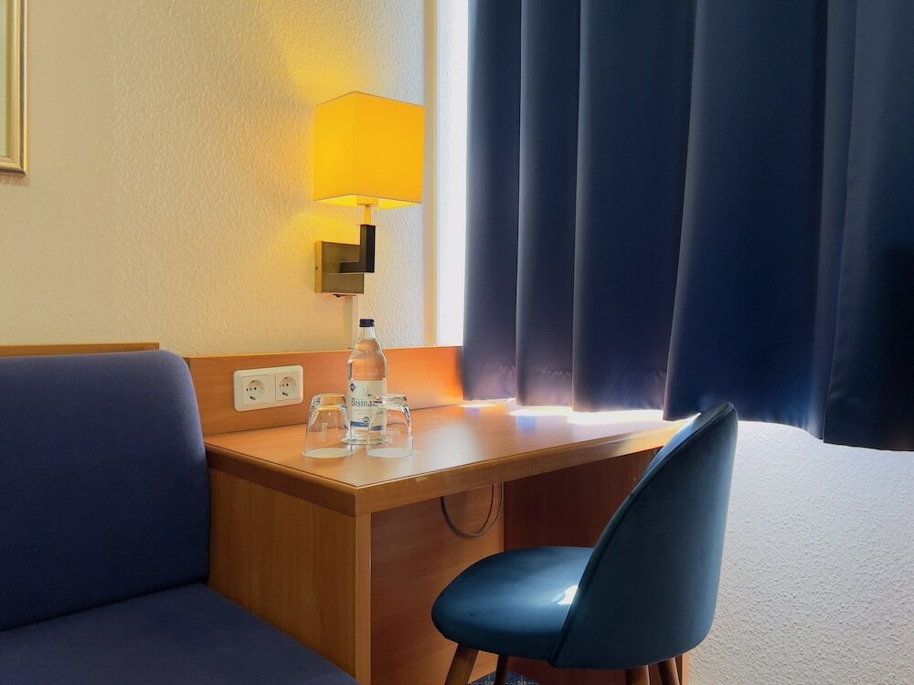 Фото Elbbrücken Hotel