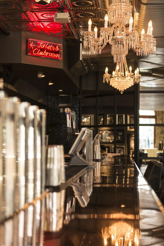 Фото Angel's Share Hotel