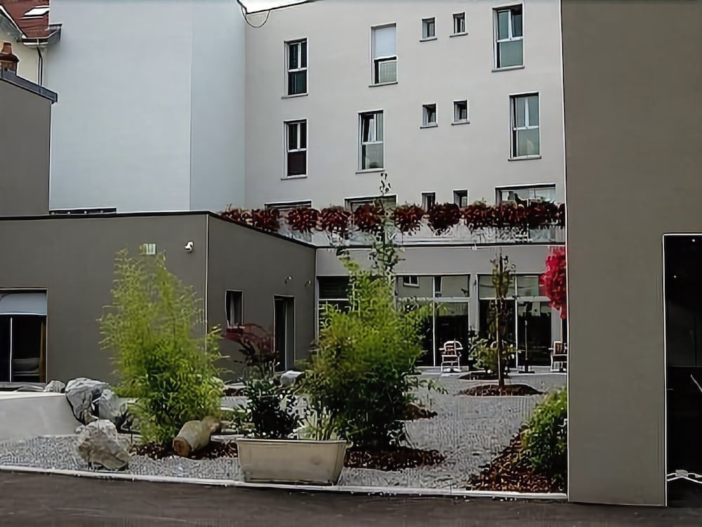 Фото Logis Hôtel Victor Hugo & SPA