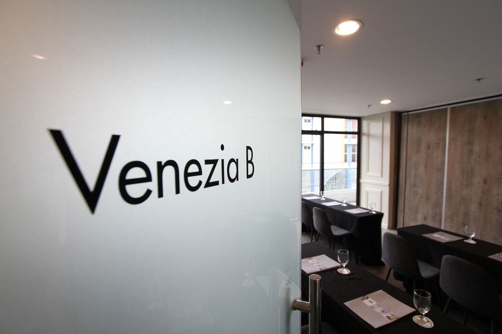 Фото Privato Makati