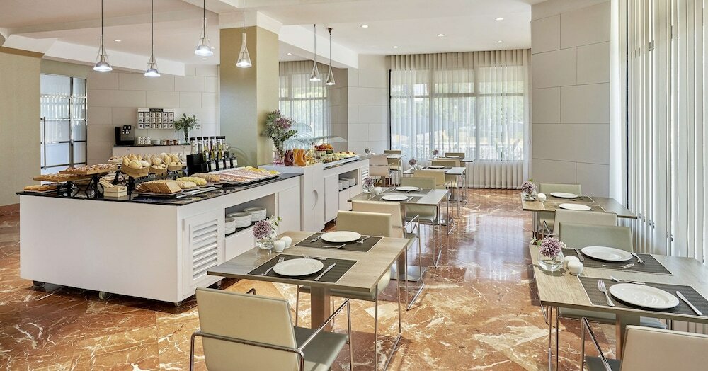 Фото Nh Avenida Jerez