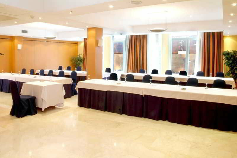 Фото Hotel Majadahonda