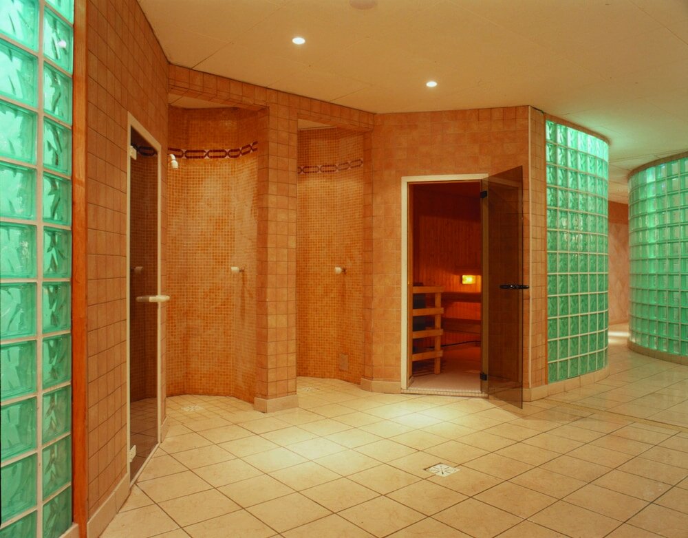 Фото Camden Court Hotel