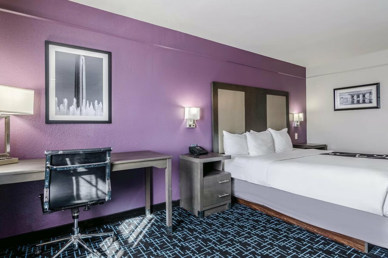 Фото La Quinta Inn & Suites by Wyndham Kansas City Airport