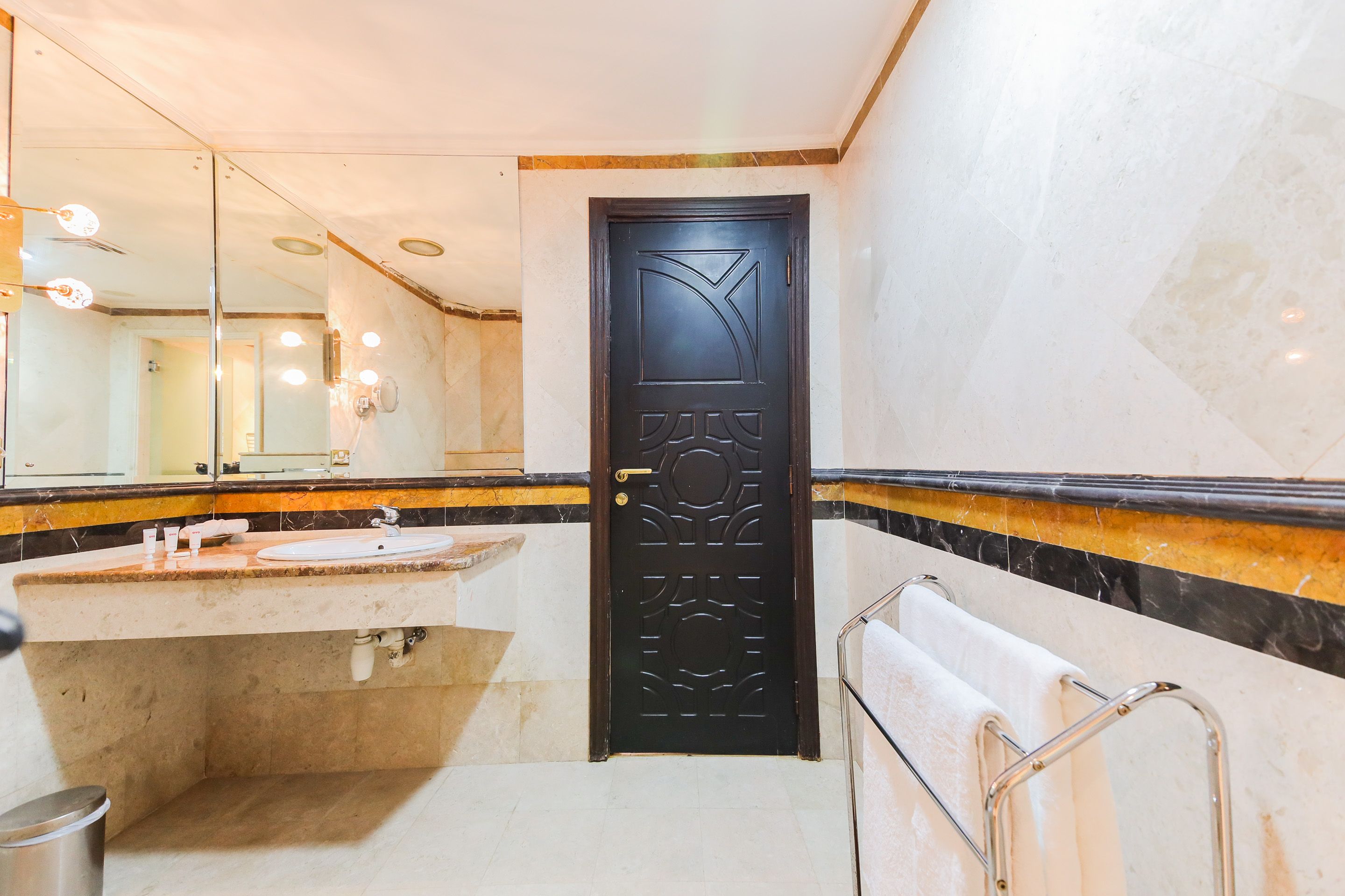 Фото Oyo 127 Bait Al Marmar Hotel