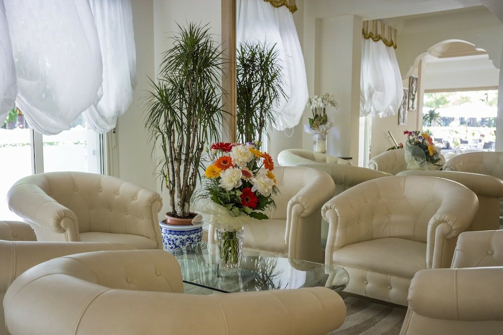 Фото Hotel Athena