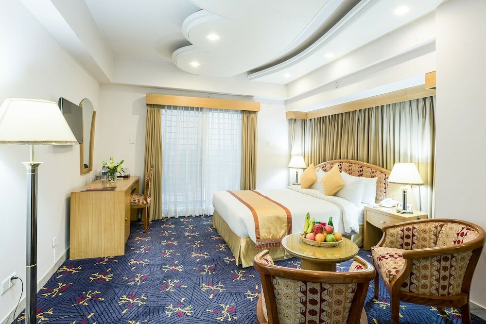 Фото Lake Castle