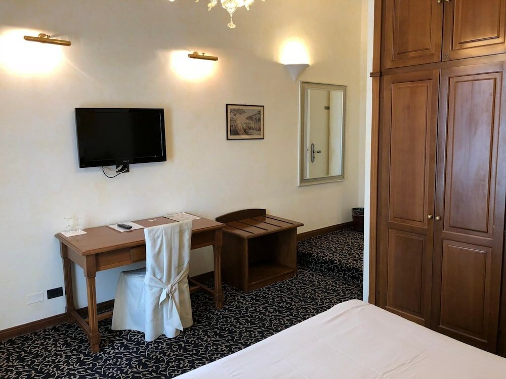 Фото Le Petit Real