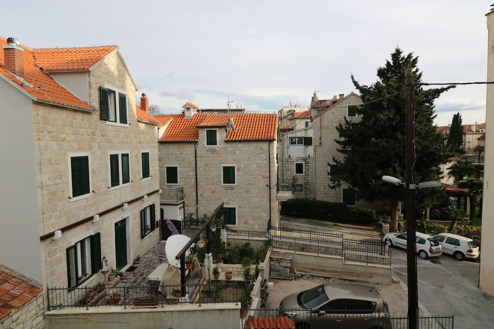 Фото House Sandra