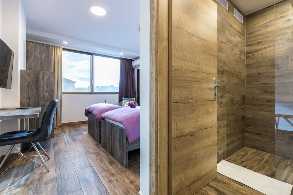 Фото Apinelo Tower Rooms