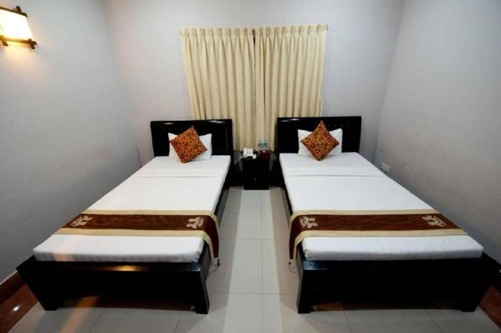 Фото Wei Si Deng Hotel and Restaurant