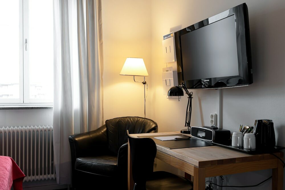 Фото Hotel Bishops Arms Strängnäs