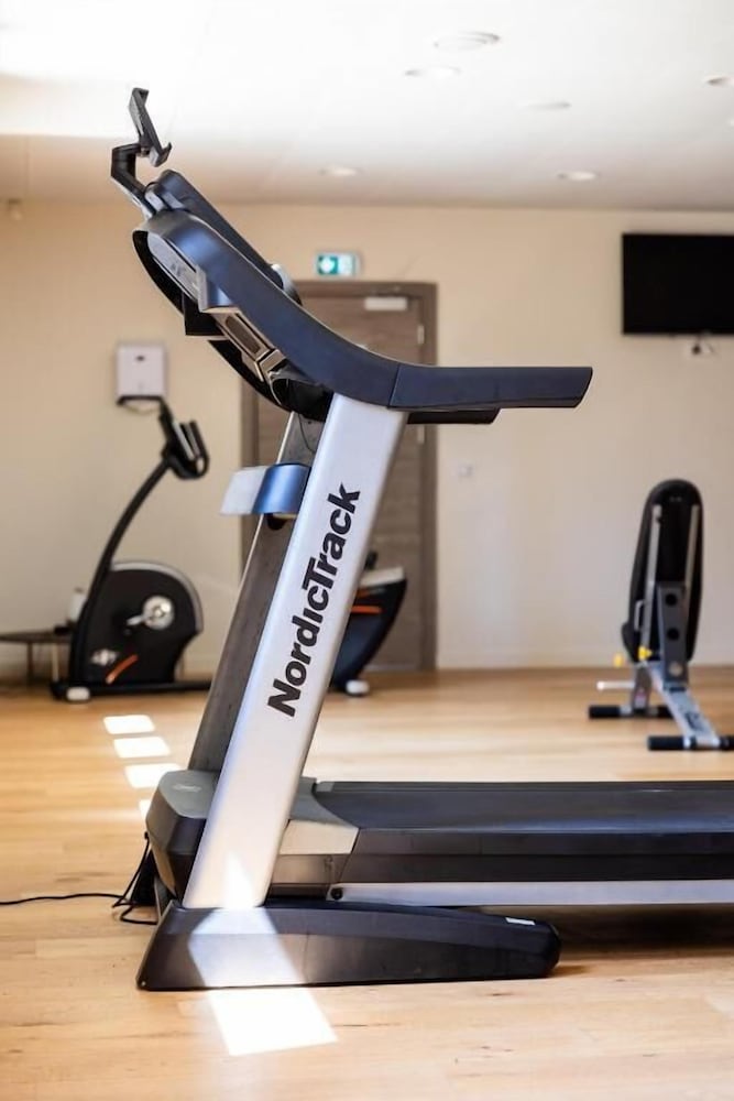 Фото Adonis Le Bastia