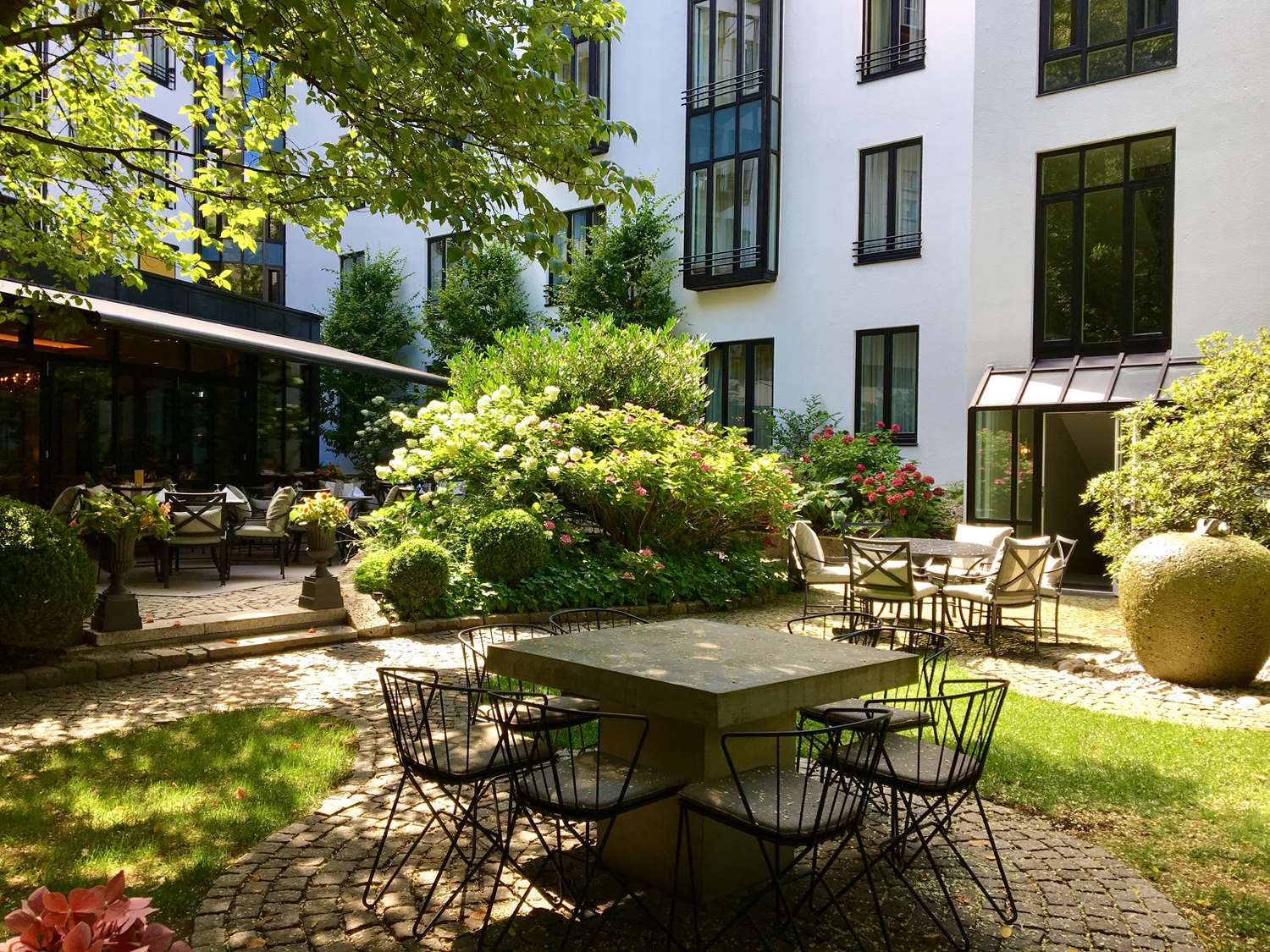 Фото отеля 4