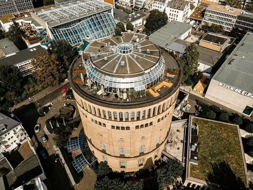 Внешний вид отеля Wasserturm Hotel Cologne, Curio Collection by Hilton в Кёльне, фото 4