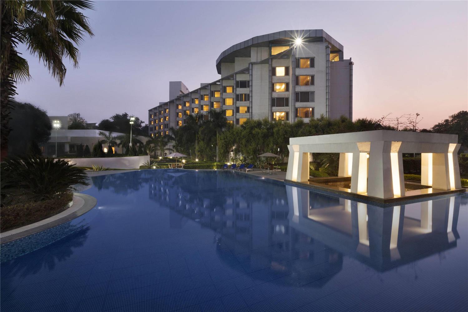 Фото Ramada Plaza by Wyndham Jhv Varanasi