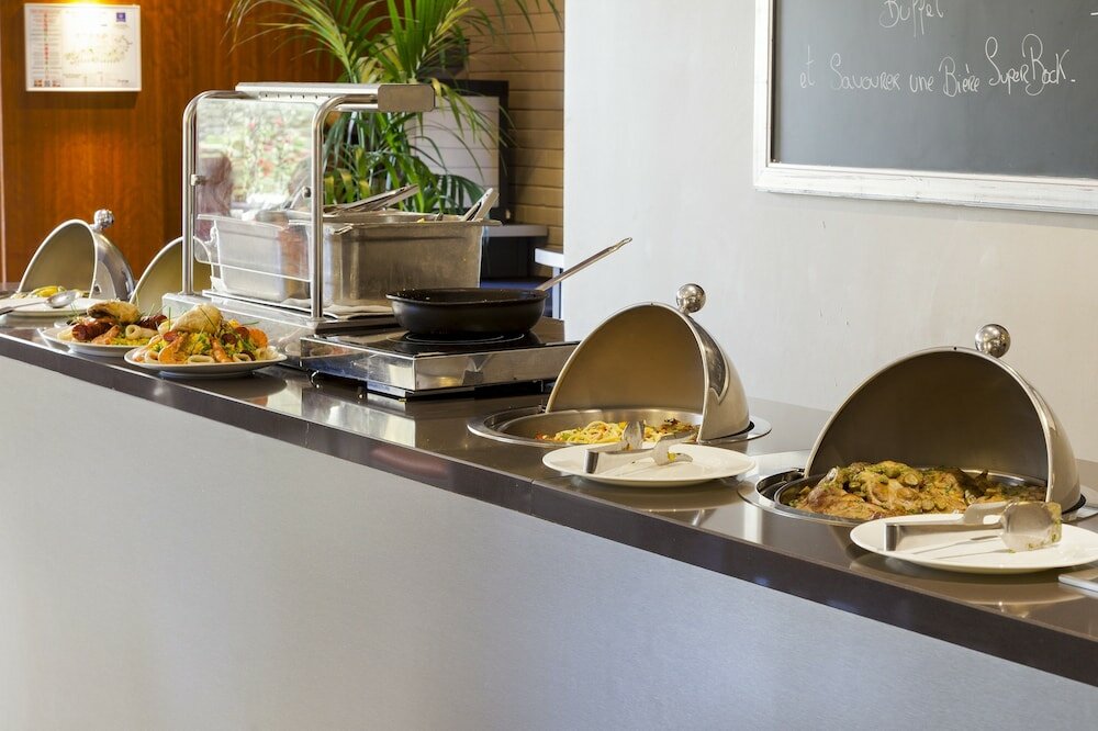 Фото B&b Hotel Paris 17 Batignolles