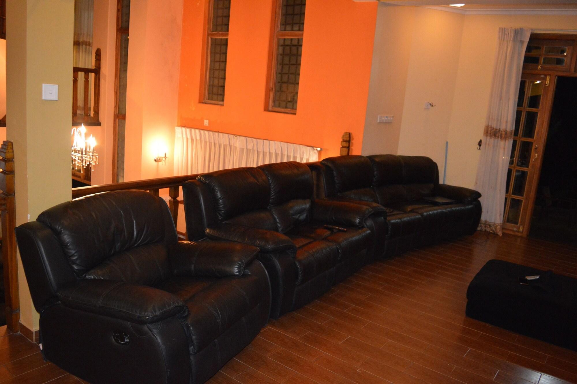 Фото Elegante The Villa