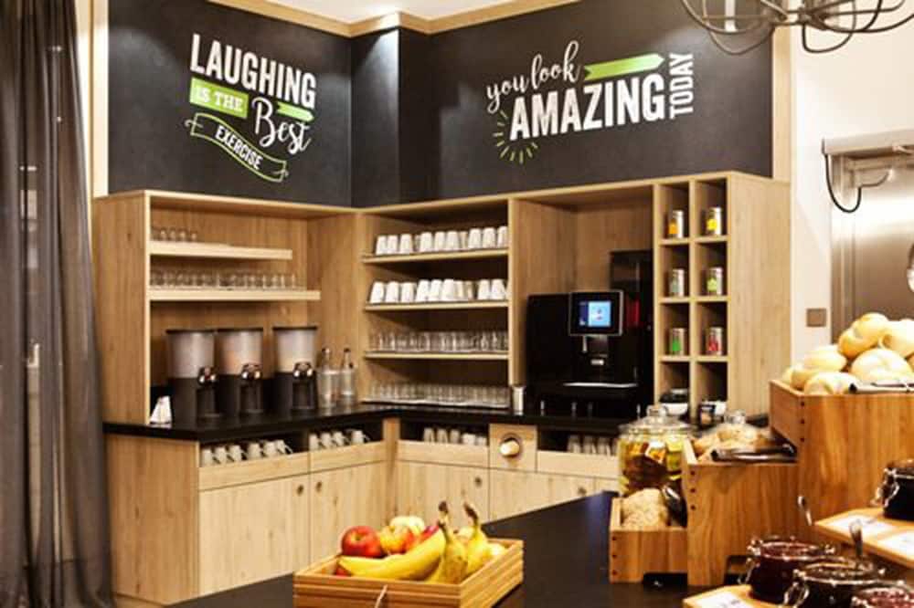 Фото Hampton by Hilton Berlin City East Side Gallery