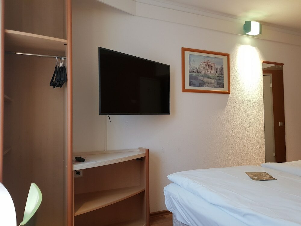 Фото B&B HOTEL Hamburg Airport