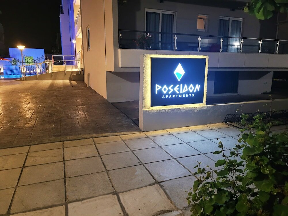 Фото Poseidon Hotel and Apartments